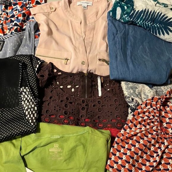 5 lb Reseller Lot Summer T-Shirts Tank Tops Assorted Sizes And Brands - Picture 2 of 4